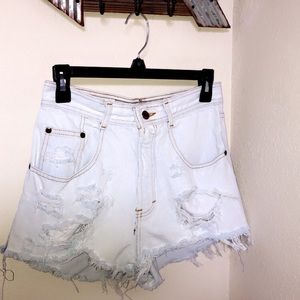 Ripped jeans shorts size: W29 L32